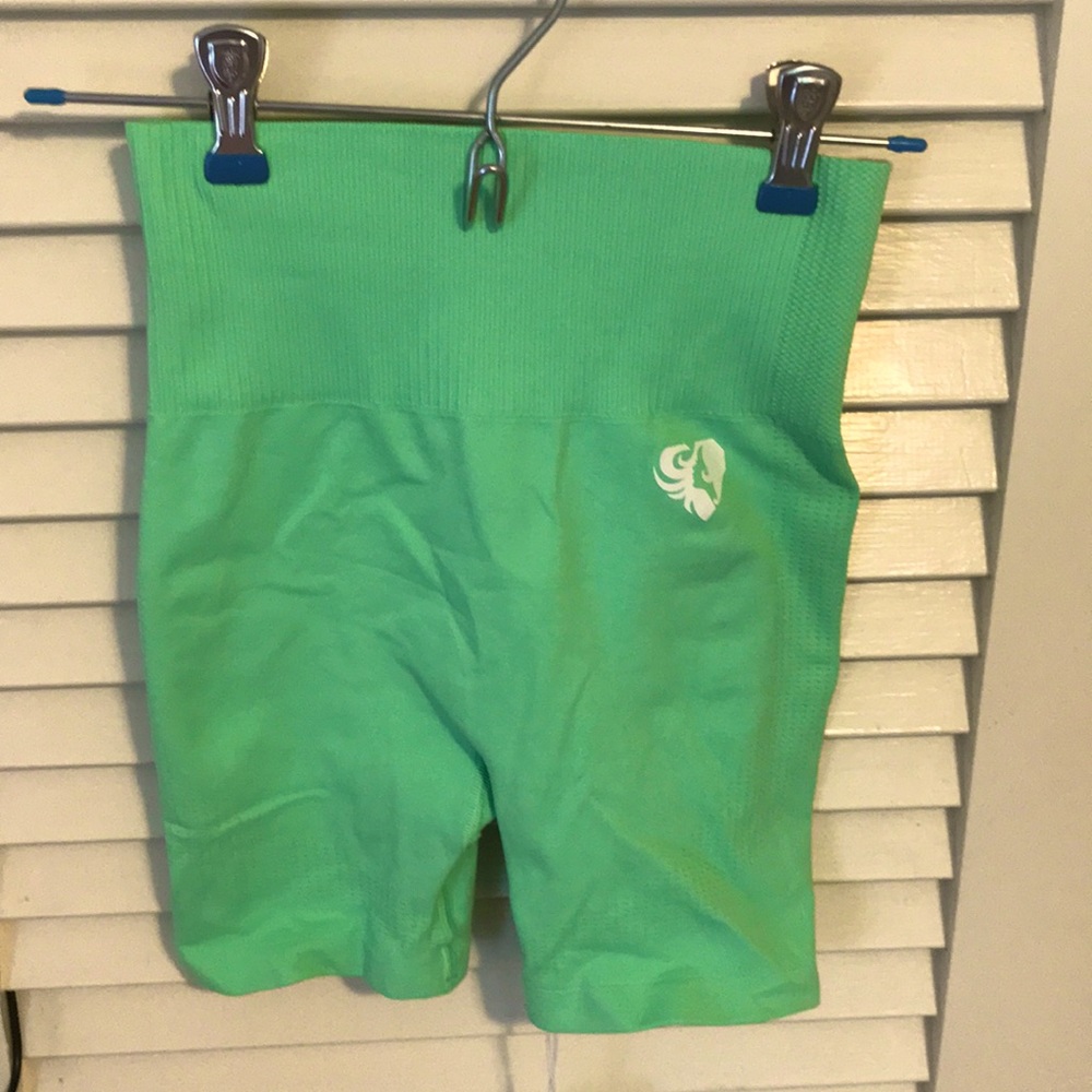 Women’s Best - Never Worn - Power Seamless Cycling Shorts Green Ash